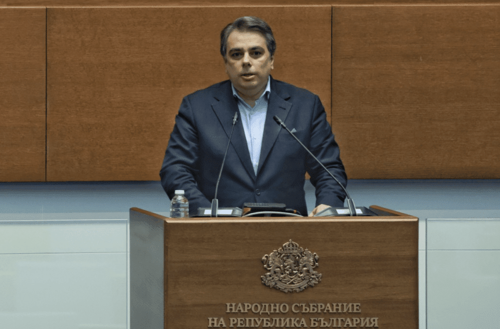 Асен Василев: Няма да подкрепим вот на недоверие, който отклонява България от евроатлантическия път
