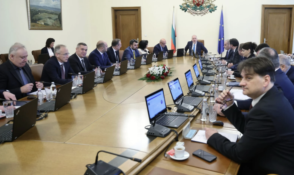 Правителството се събира на редовно заседание