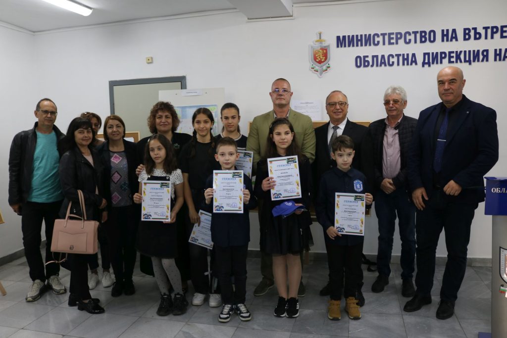 Шестима ученици от Русенско бяха отличени в областния конкурс „Аз и детското полицейско управление“