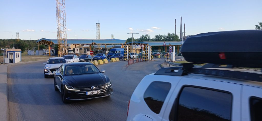 Въведоха допълнителни мерки за облекчаване на трафика  през Дунав мост при Русе