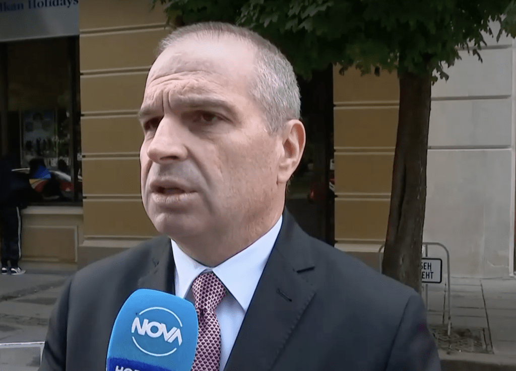Скоро ще купуваме един билет за влак и автобус