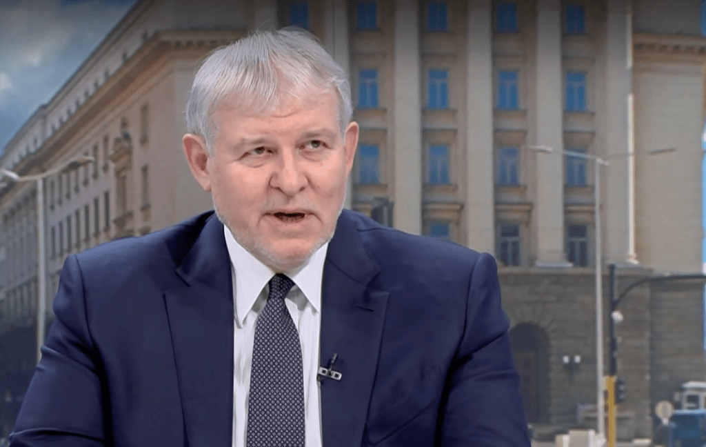 Румен Христов отрече Киселова да е била притискана да отхвърли референдума за еврото