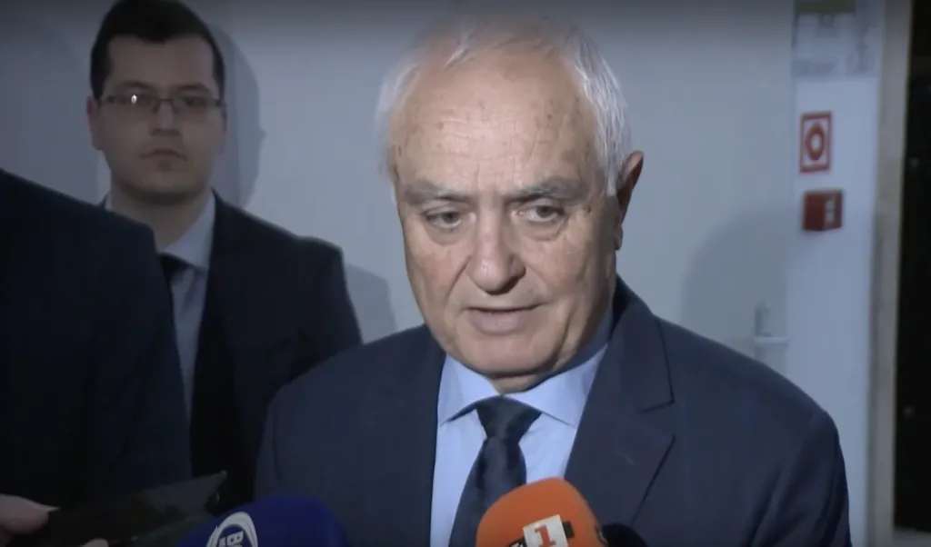 Запрянов: Българската армия разполага с огромно количество стара съветска техника