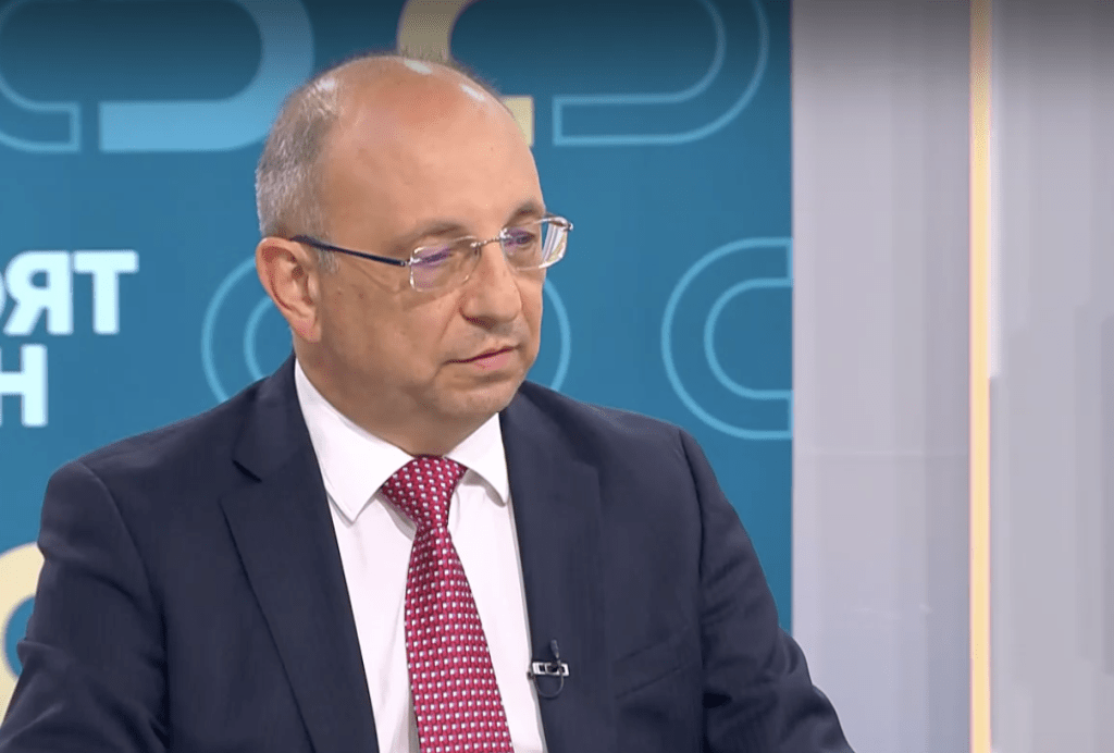 Николай Василев: Цялата страна ще плаща увеличението на заплатата на една група хора