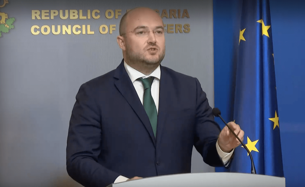Правосъдният министър показа фрапиращи случаи в затворите