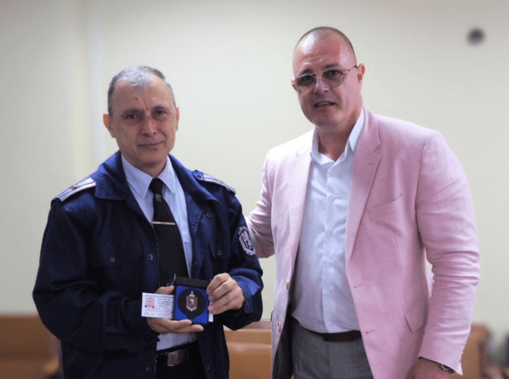 Старши инспектор Антон Донков бе отличен с “Почетен знак на МВР – ІІ степен”