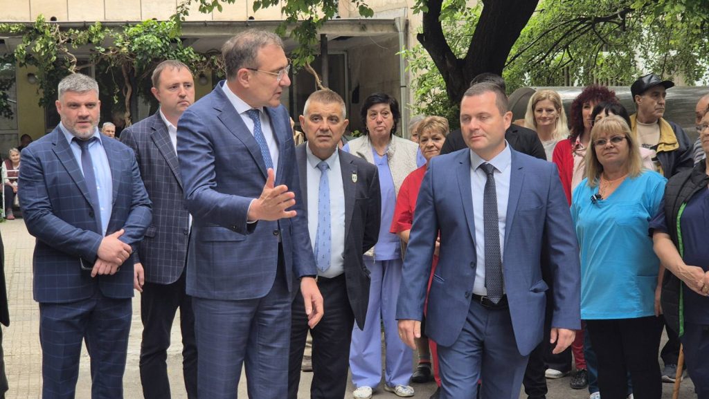 Борислав Гуцанов постави начало на ремонта на Дом за стари хора в Русе