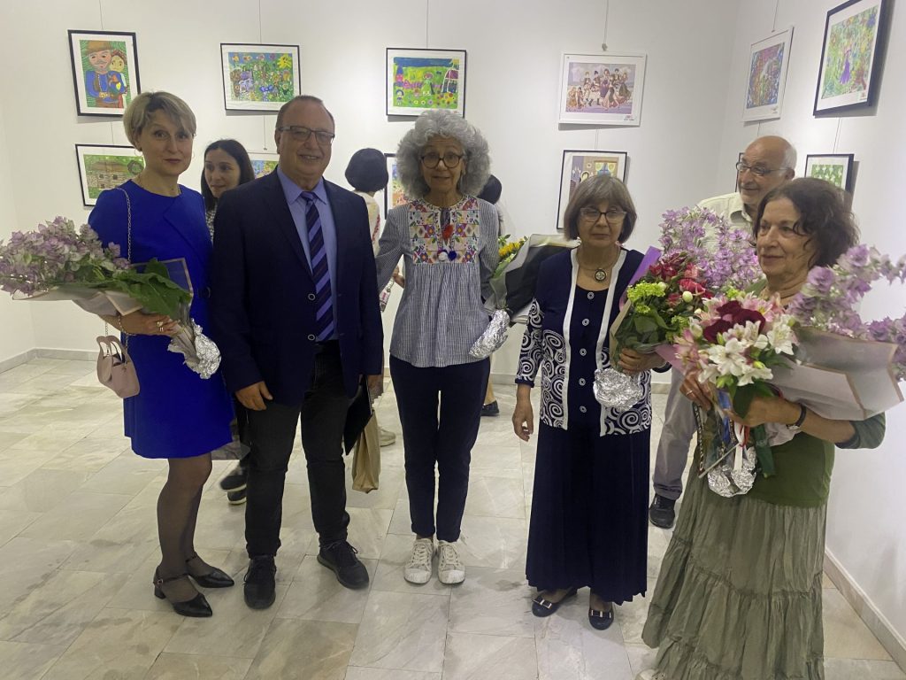 Деца от румънския град Корбени представиха погледа си за света в Русе