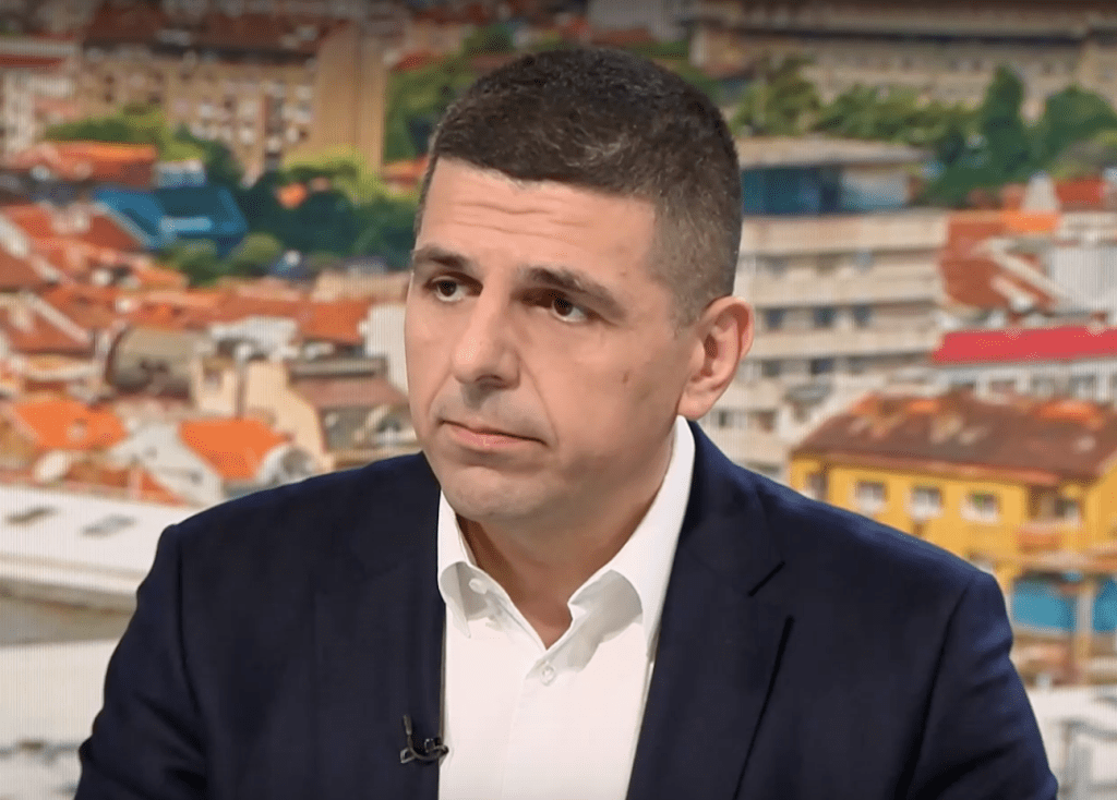 Мирчев: Всеки има право да протестира, но как се води битка за българския лев с руски знамена
