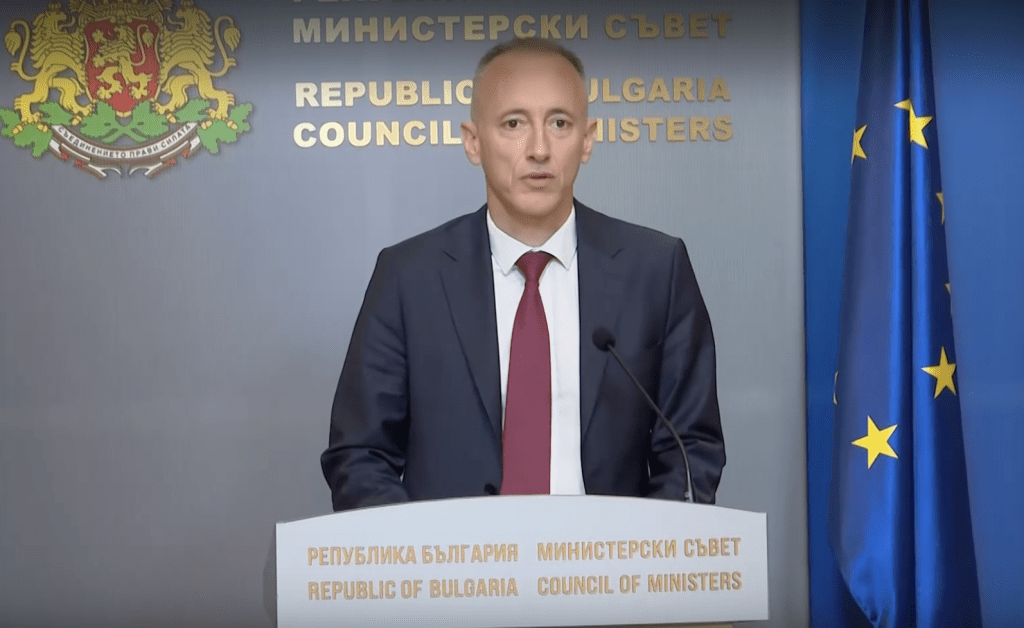 Специалностите „Медицинска сестра“ и „Акушерка“ стават защитени, обучението – безплатно