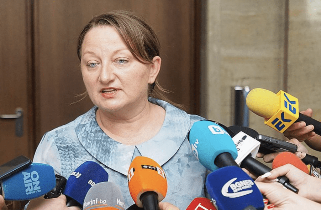 Сачева: Това правителство започва с фалстарт за честни избори, а ПП-ДБ показват, че спазването на закона не важи за тях