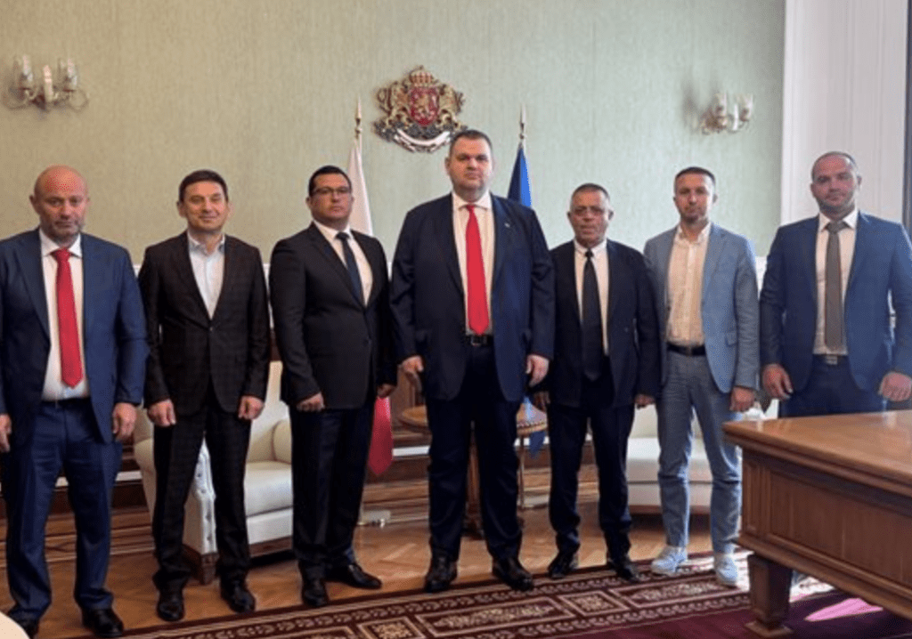 Делян Пеевски се срещна с кметовете на Девин и Рудозем