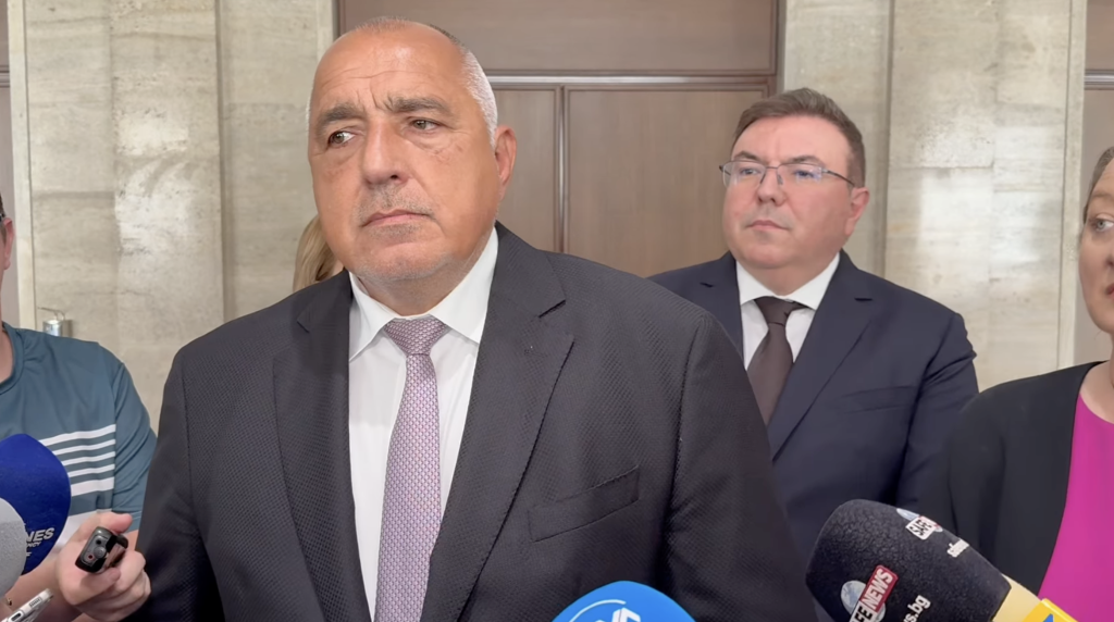 Борисов: Нека си пътуват, да си хвърчат, да харчат парите на данъкоплатците