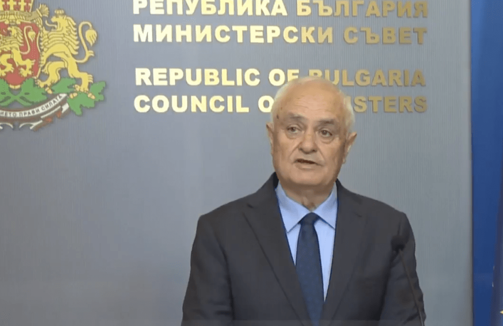 Запрянов: За България няма пряка военна заплаха след ударите на САЩ по Иран
