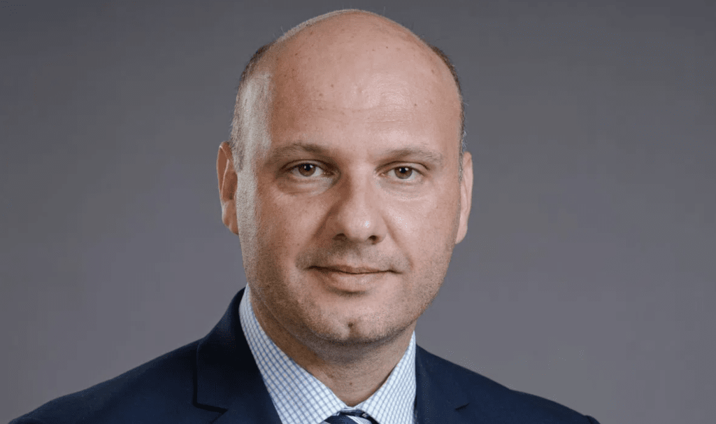 Емил Николов напуска „Промяната“: Проблемите вече са норма, не ми се слушат опорки за Пеевски