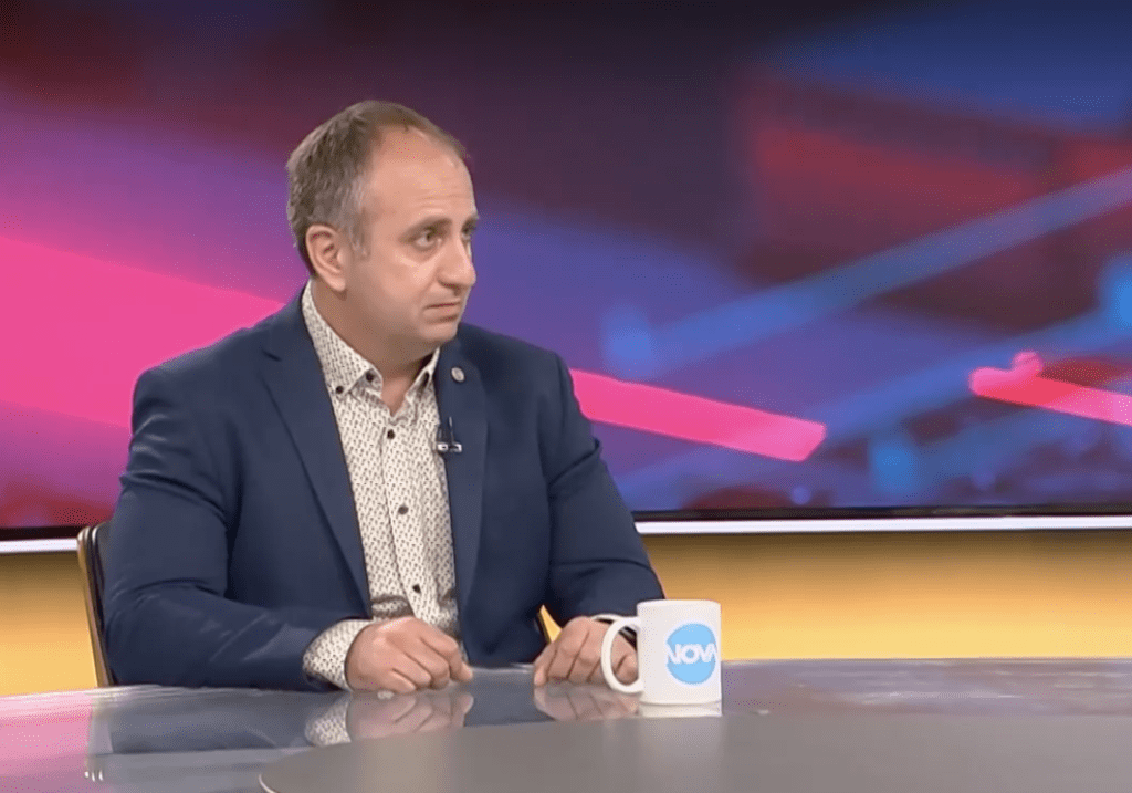 Как работи измамата с чат приложения, при която „изгоряха“ стотици българи