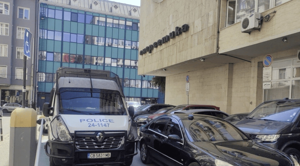 Антикорупционната комисия с акция в Министерството на енергетиката