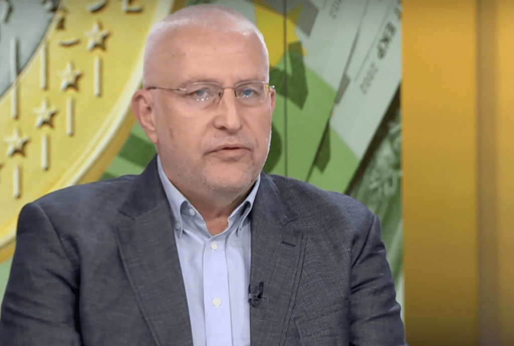Проф. Малинов: Опозицията не може да спре правителството да изкара пълен мандат
