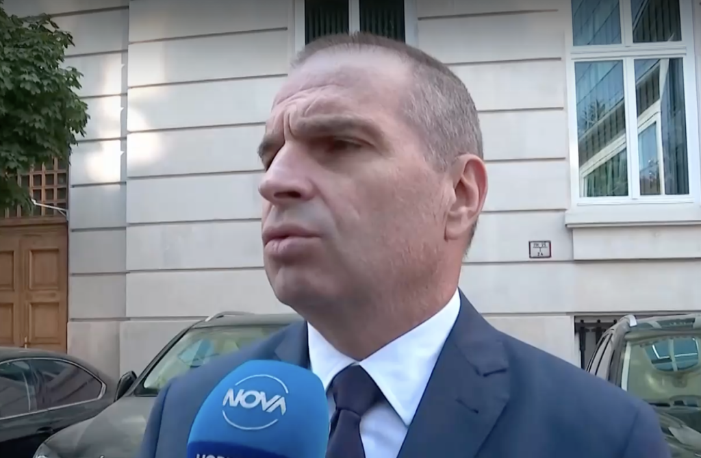 Гроздан Караджов: Служителите, поискали подкуп от екипа на Роби Уилямс, са уволнени
