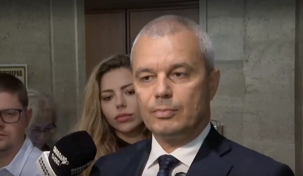 „Възраждане“ ще сезира КС заради отнемане правомощията на президента за ДАНС, ДАР и ДАТО