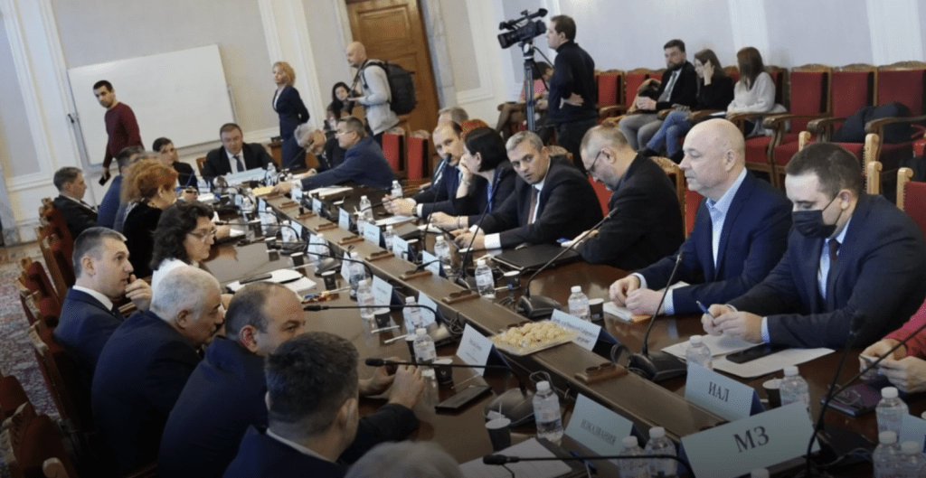 Комисията по здравеопазване заседава извънредно