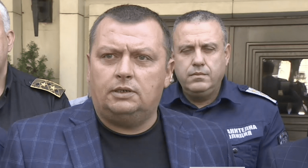 Щабът за огненото бедствие: Очаква се силен вятър, идва техника от Европа