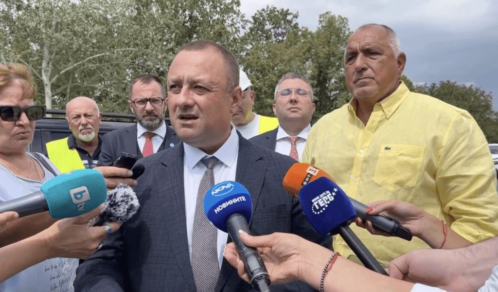 Министър Иванов ще инспектира новопостроения участък от АМ „Хемус“