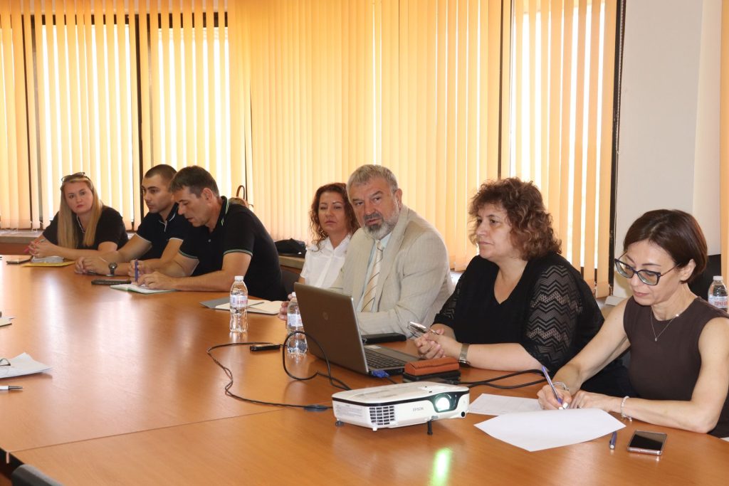 В Областната управа набелязаха приоритетни мерки за задържане на децата и учениците през предстоящата учебна година