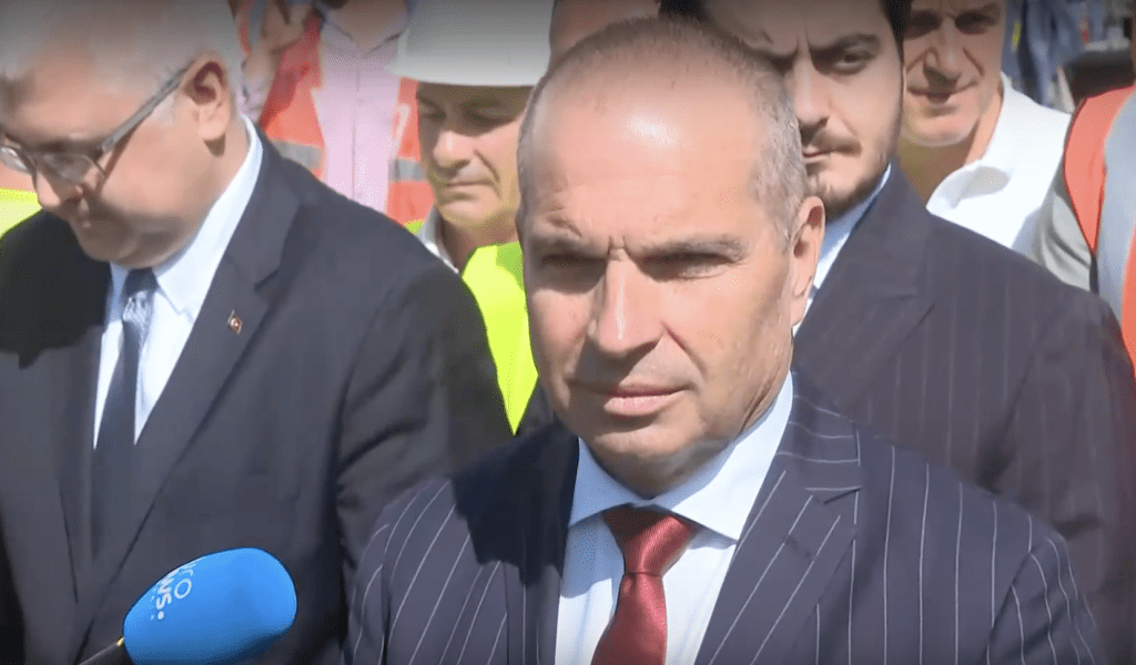 Караджов: Има „светлина в тунела“ за българските железници