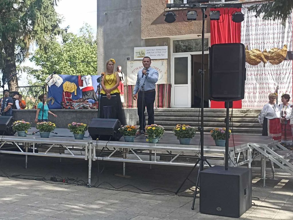 Просена събра таланти от различни етноси на пъстър празник