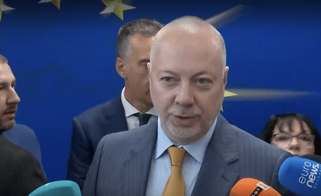 Желязков: Навигацията на самолета на Фон дер Лайен не е била изключена целенасочено