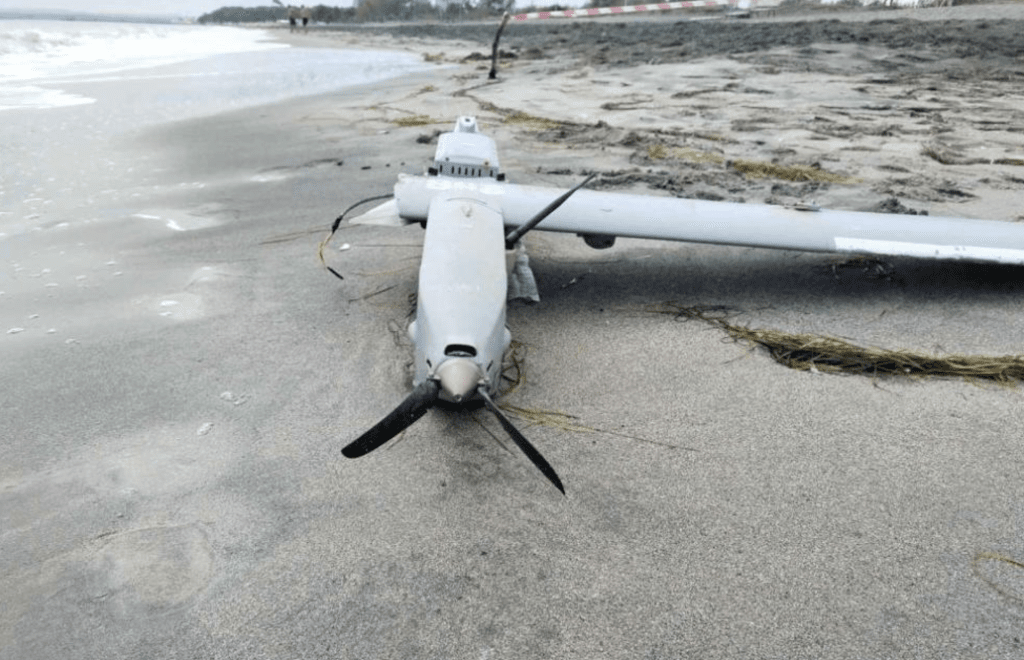 Дрон изплува от морето на Северния плаж в Бургас