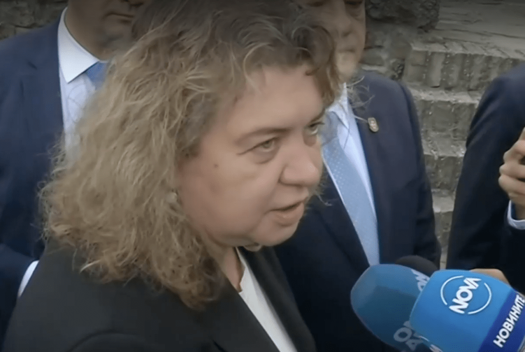 Киселова: При решение на КС утре, г-жа Йотова да дойде да положи клетва