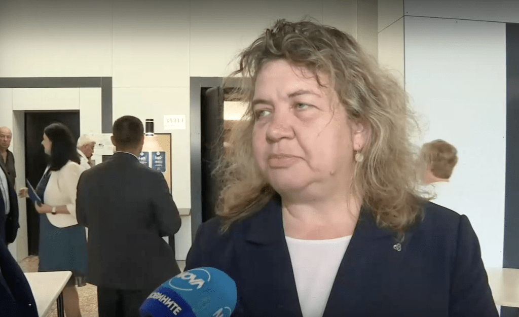 Киселова: Държа се обективно с всички парламентарни групи