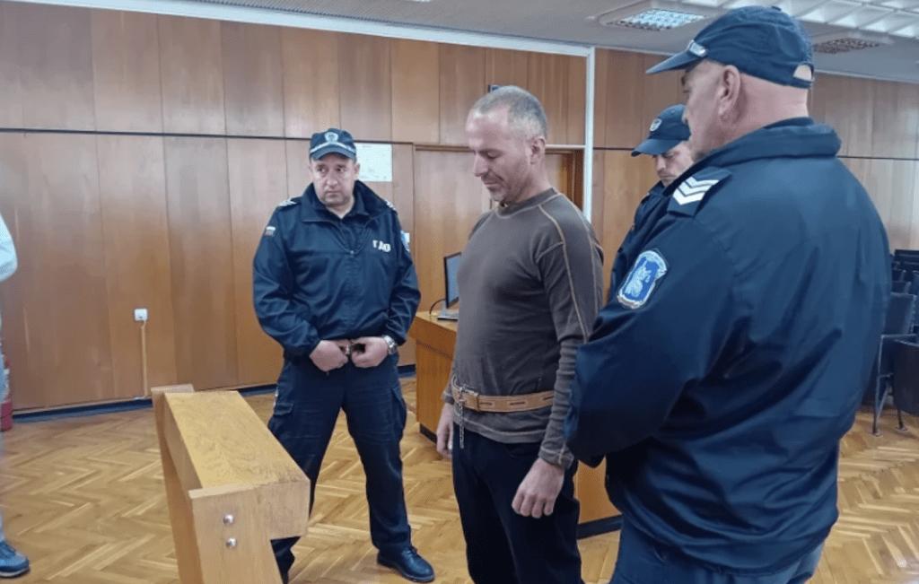 Убиецът, забил 14 пъти нож в жертвата си край Смолян, бил готов дълго да се крие в гората