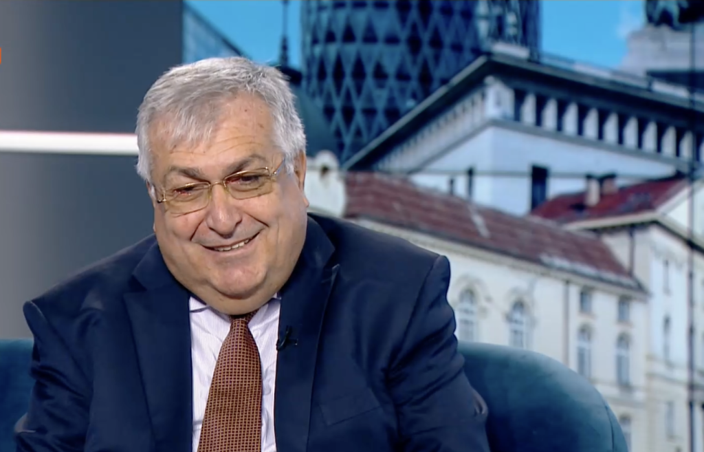 Проф. Близнашки: Наблюдаваме буря в чаша вода