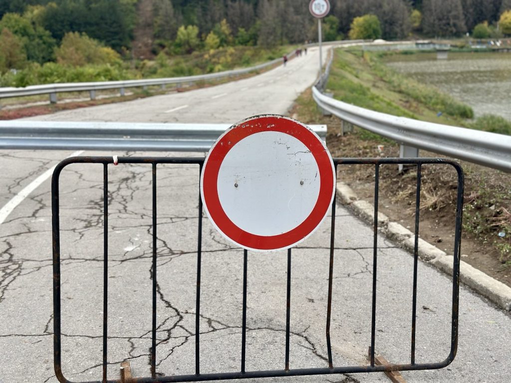 Временно се затваря пътят Николово – Червена вода
