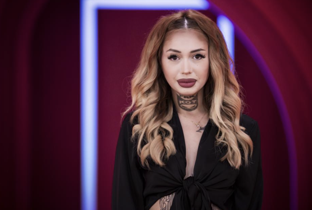 Татуистката Стефани разкри бременността си в Къщата на Big Brother