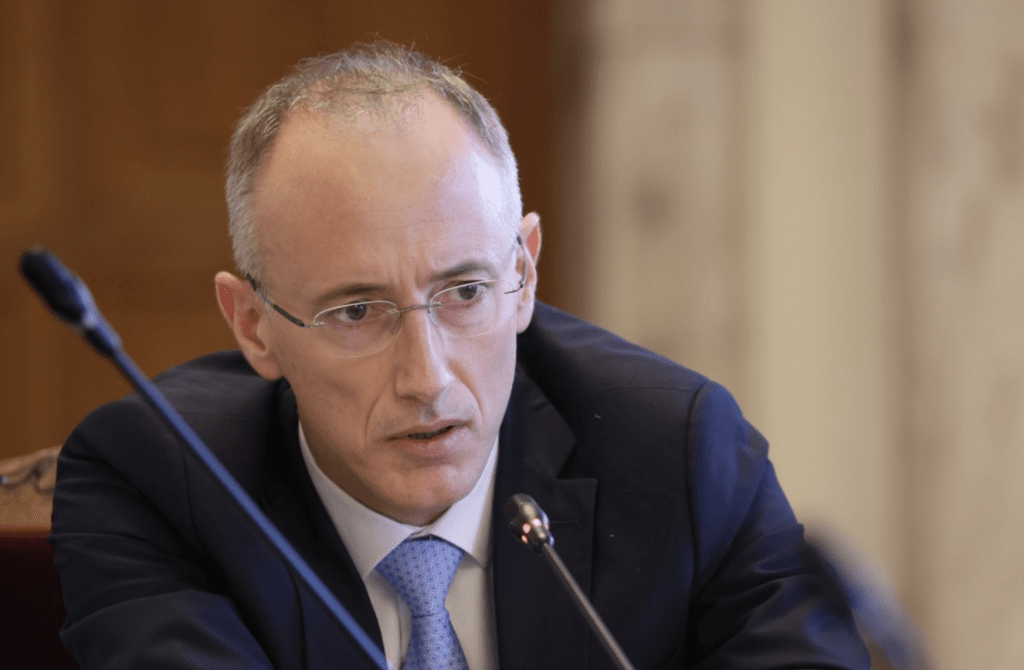 Министър Вълчев: 480 млн. лв. са определени за увеличение на учителските заплати