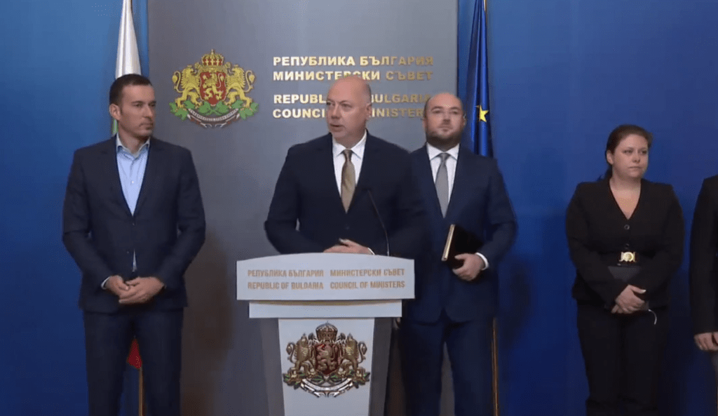 Премиерът заяви, че държавата е готова да помогне в кризата с боклука на София