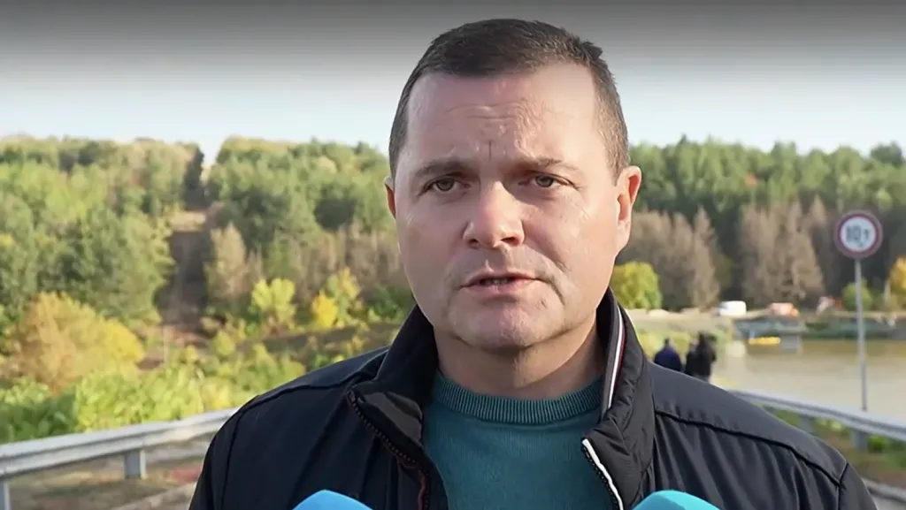 Стената на язовира край село Николово изсъхва прогресивно