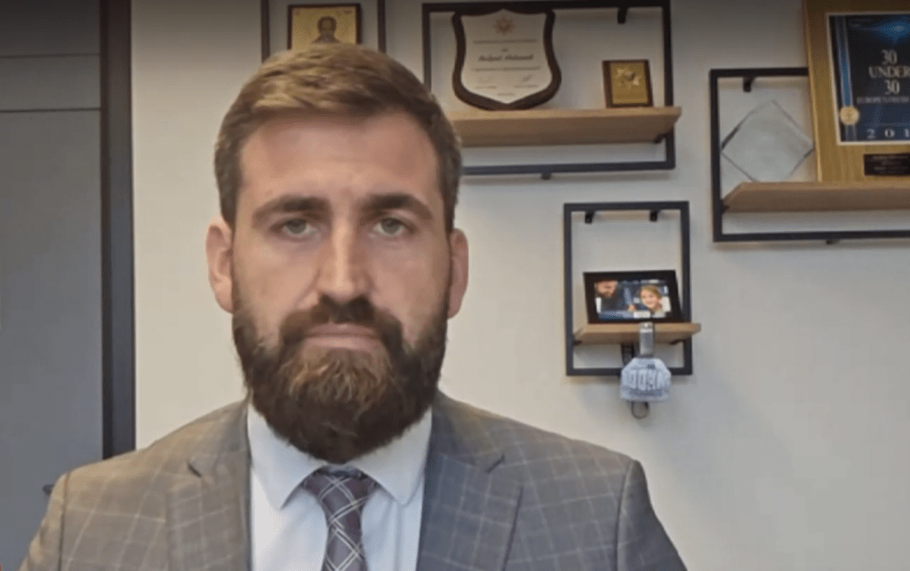 Андрей Новаков: Настояваме за по-високи компенсации и повече права за пътниците при самолетни закъснения