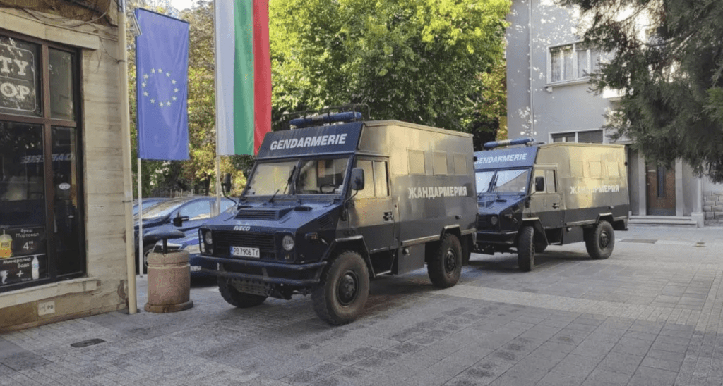 Полицейска акция в сградата на Община Пловдив