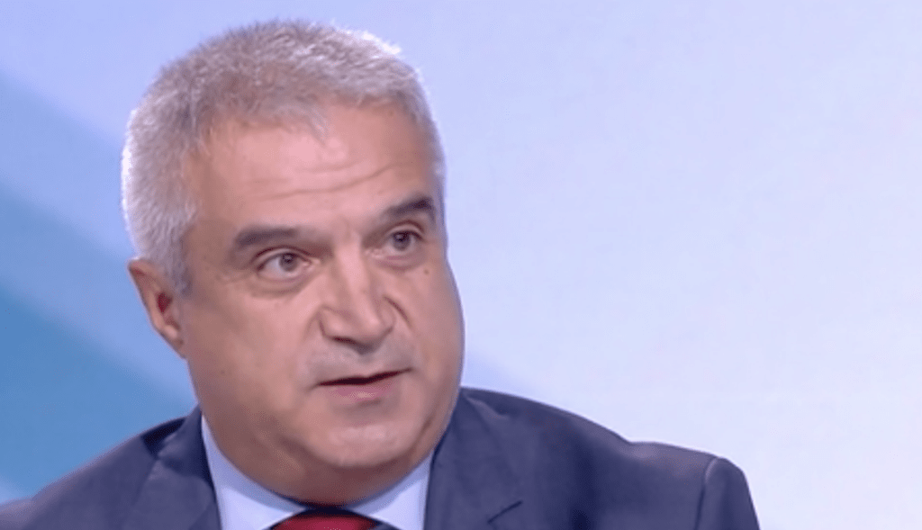 Шефът на АИКБ: Осигуровките за пенсии не се увеличават с 2%, а с над 10%