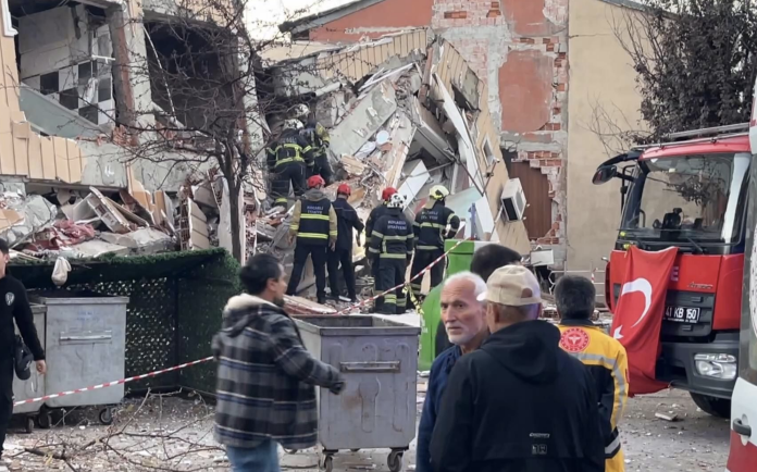 срутена сграда, Истанбул