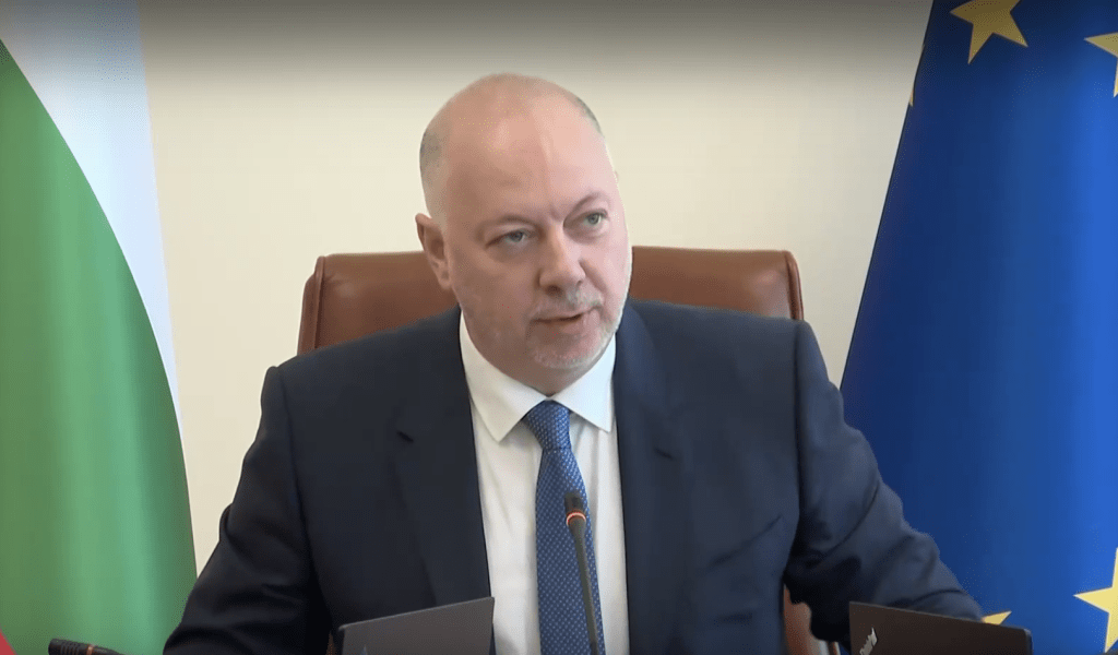 Премиерът свиква Съвет по сигурността по темата за особения управител на „Лукойл“