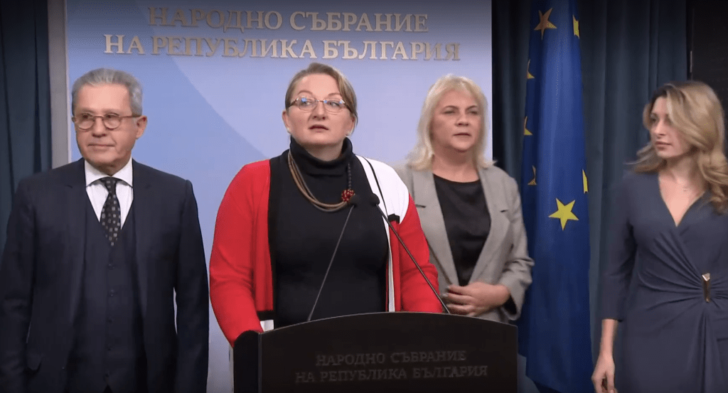 Отпускат коледни добавки за най-бедните пенсионери