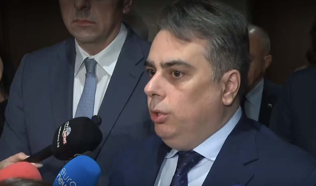 Асен Василев: Ако иска Румен Радев, може да ни подкрепи