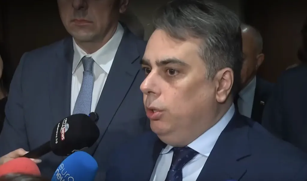 Асен Василев: При приемането на бюджет 2025 предупредихме, че дефицитът няма да бъде изпълнен