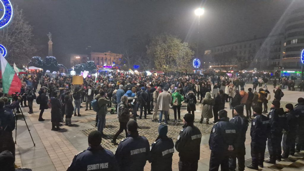 Двоен протест в Русе: Недоволство срещу местните данъци и управлението на страната